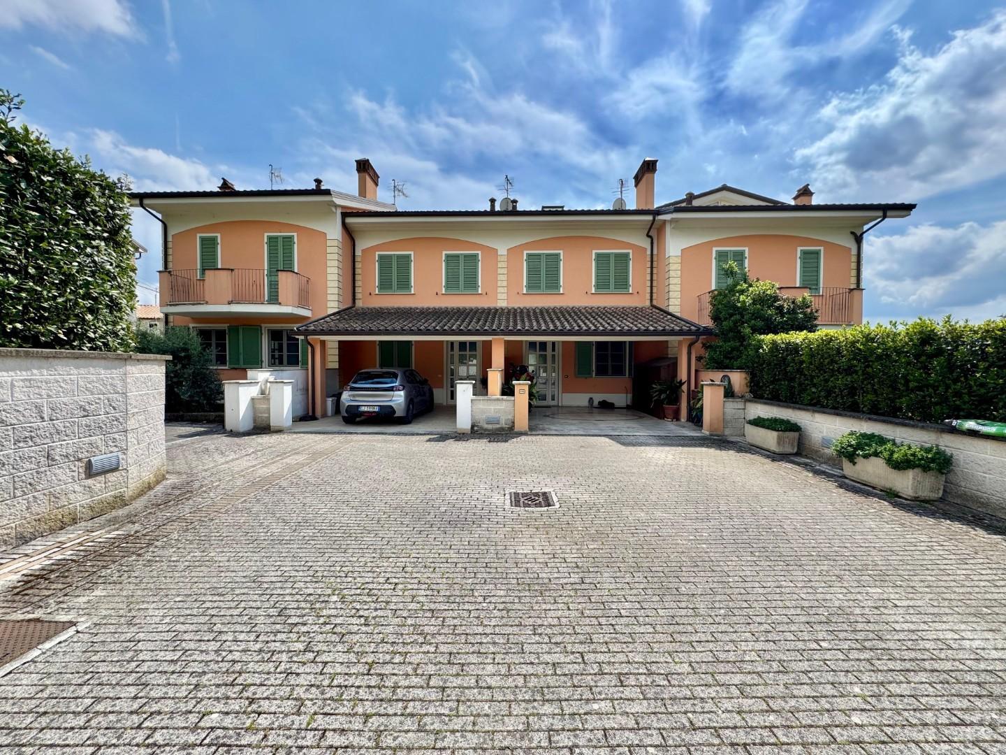 Villa a schiera in a Torre 50, Porcari