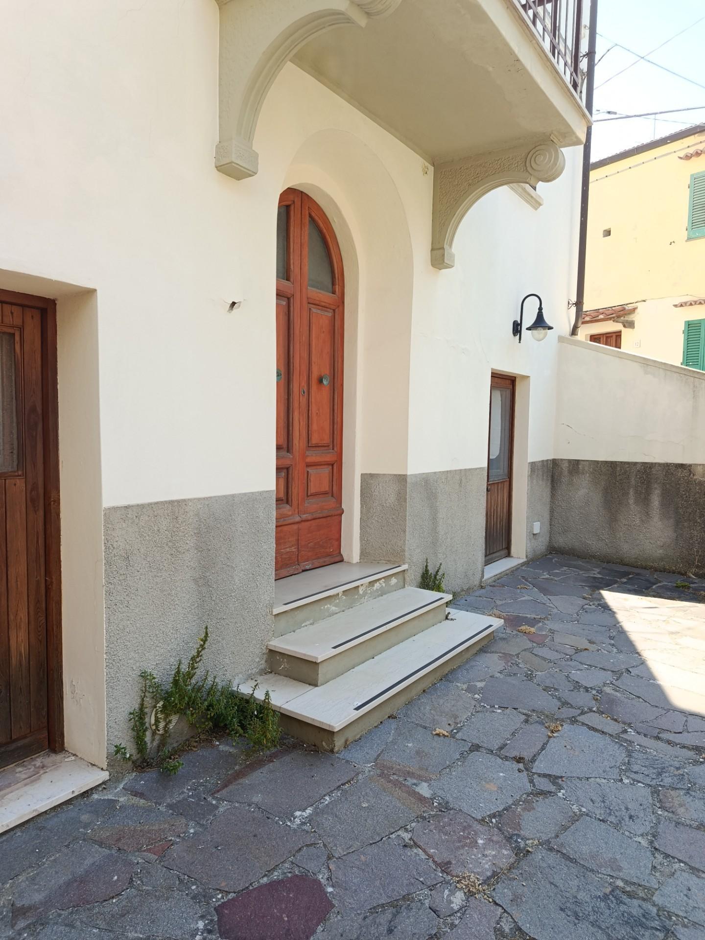 Terratetto, Santa Luce