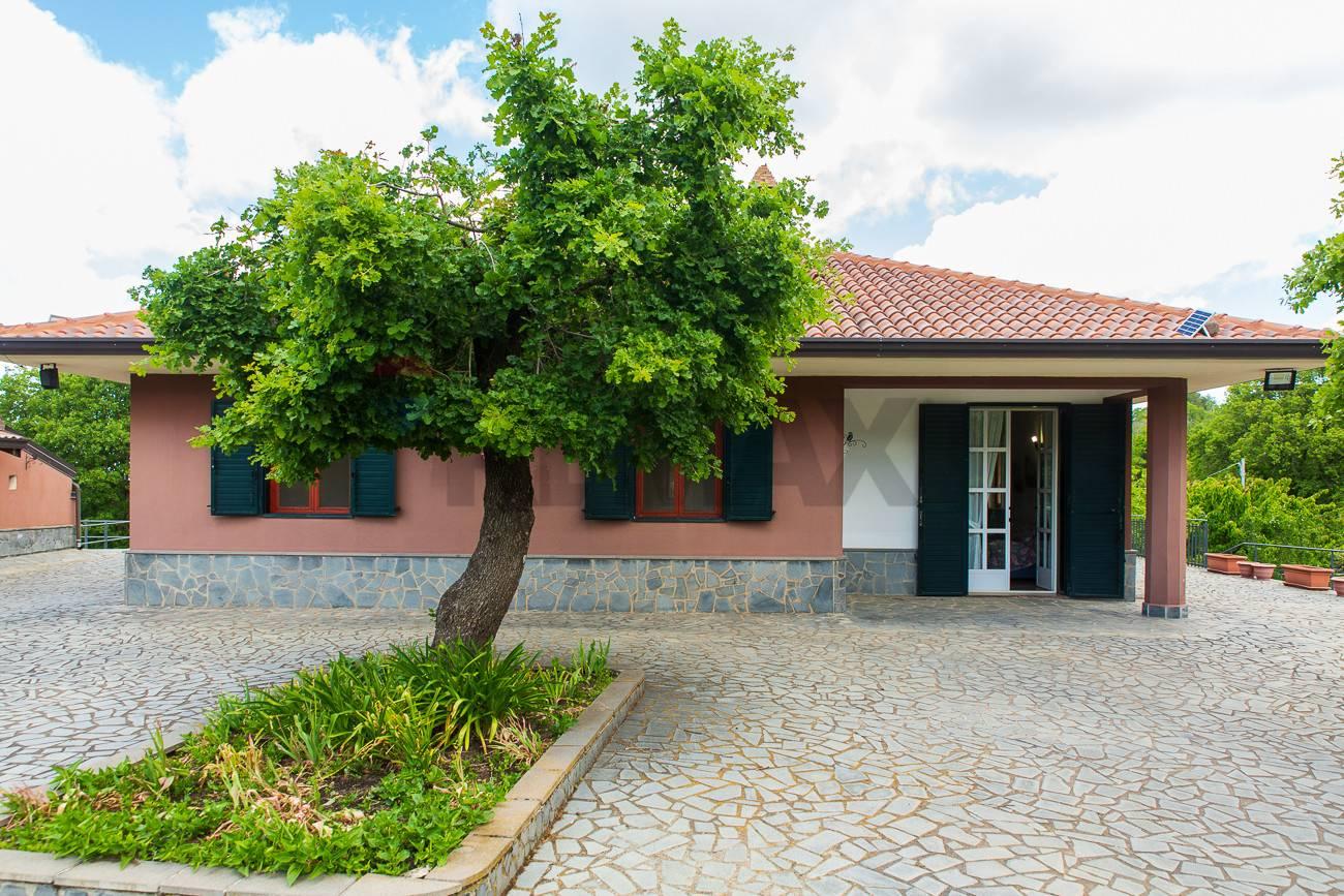 Villa in Contrada Calcerana Marina Piazza Aretusa Snc, Biancavilla