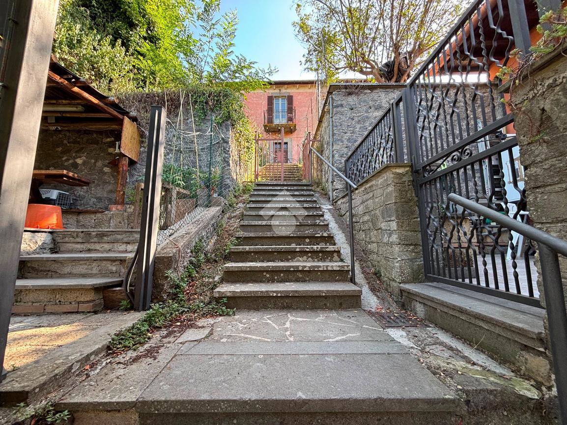 Villa in Piazza Donna Olimpia 16, Viterbo