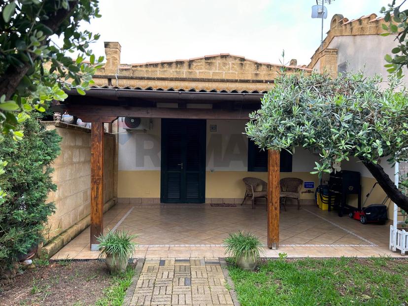 Villa a schiera in Viale Himera 3, Campofelice di Roccella — foto 5 di 5