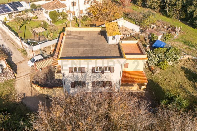 Villa in Via Ombrone 9, Aprilia — foto 2 di 5