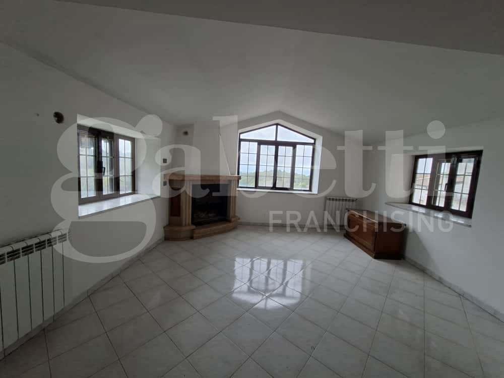 Casa indipendente in Carbonara Snc, Teano