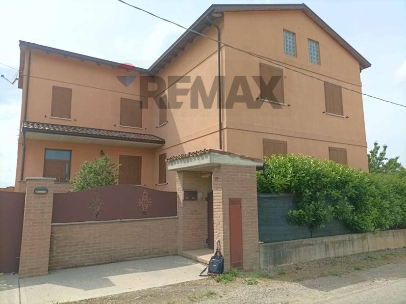 Villa in Strada della Pelosa 179, Fiorenzuola d'Arda — foto 4 di 5