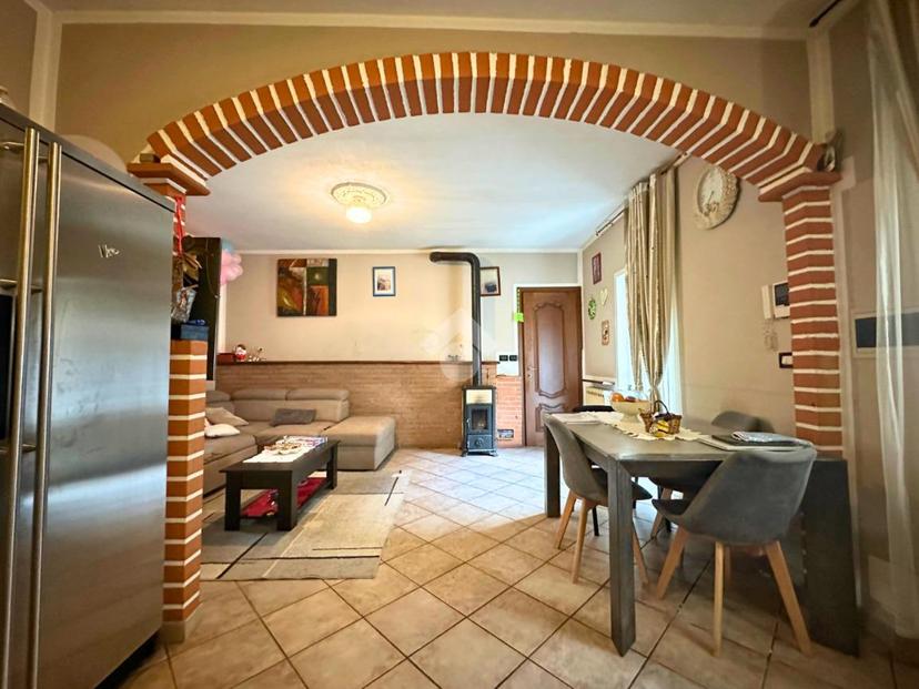 Casa indipendente in Vicolo San Benedetto 2, Santhià — foto 2 di 5