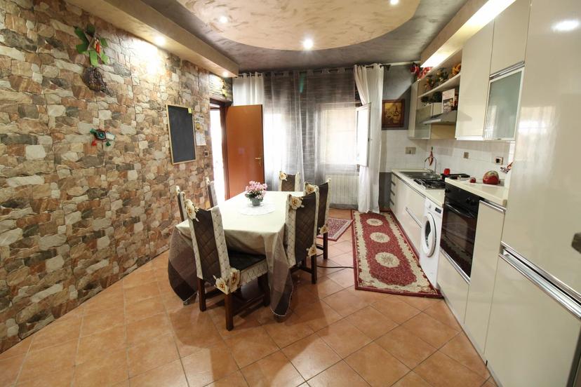Quadrilocale in Frazione Valle San Lorenzo, Santo Stefano Roero — foto 3 di 5