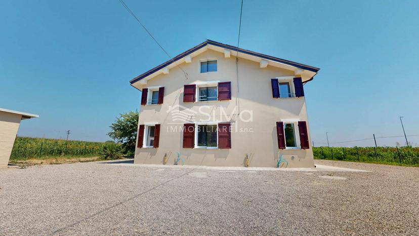Villa bifamiliare, Cento — foto 3 di 5