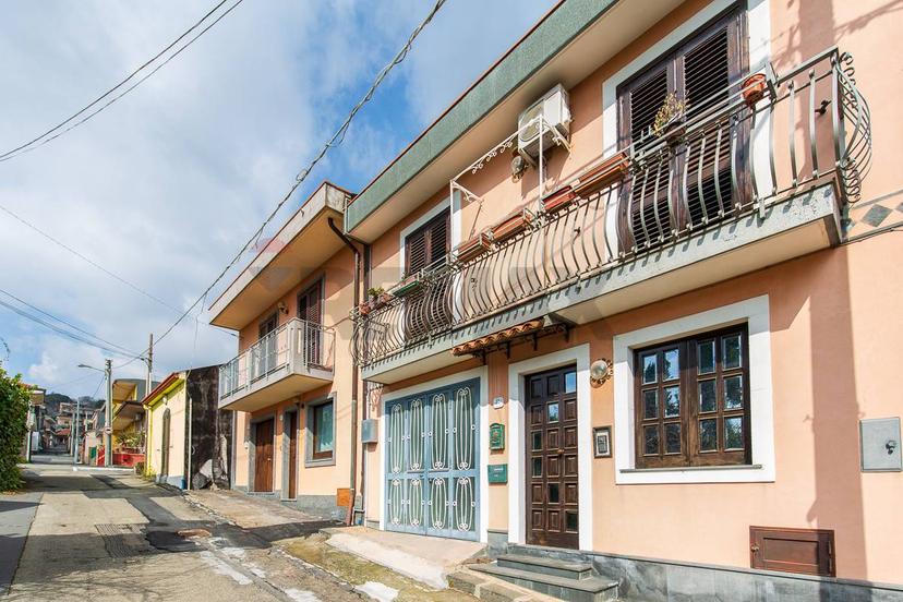 Casa indipendente in Giuseppe Mangano 35, Zafferana Etnea — foto 4 di 5