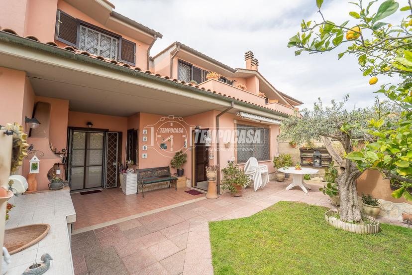 Villa a schiera in Via Lussemburgo 1/a, Ladispoli — foto 2 di 5
