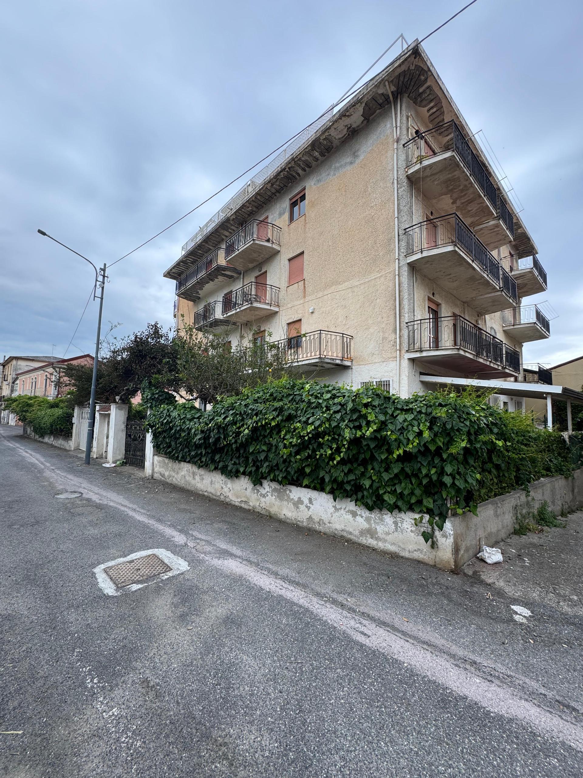 Appartamento in Via Eroi di Sapri 11, Falerna