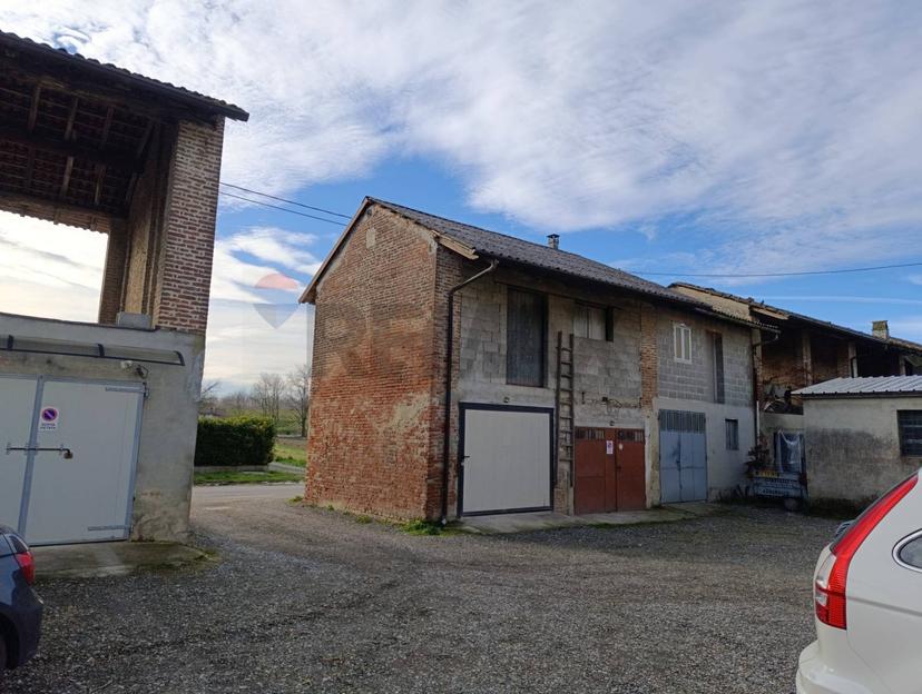 Casa indipendente in Località Sartorona 33, Pieve Porto Morone — foto 3 di 5