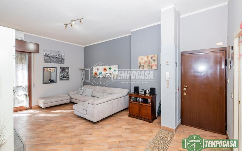 Trilocale in Via Dante 11, Tavazzano con Villavesco — foto 3 di 5
