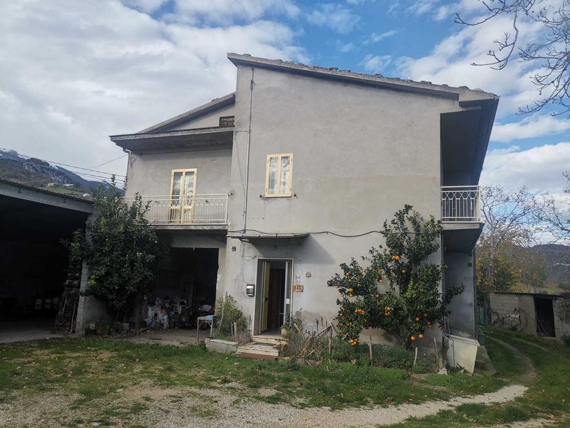 Casa indipendente, Montebello di Bertona — foto 3 di 5