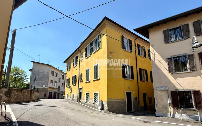 Appartamento in Piazza Trento E Trieste 1, Monticello Brianza — foto 3 di 5