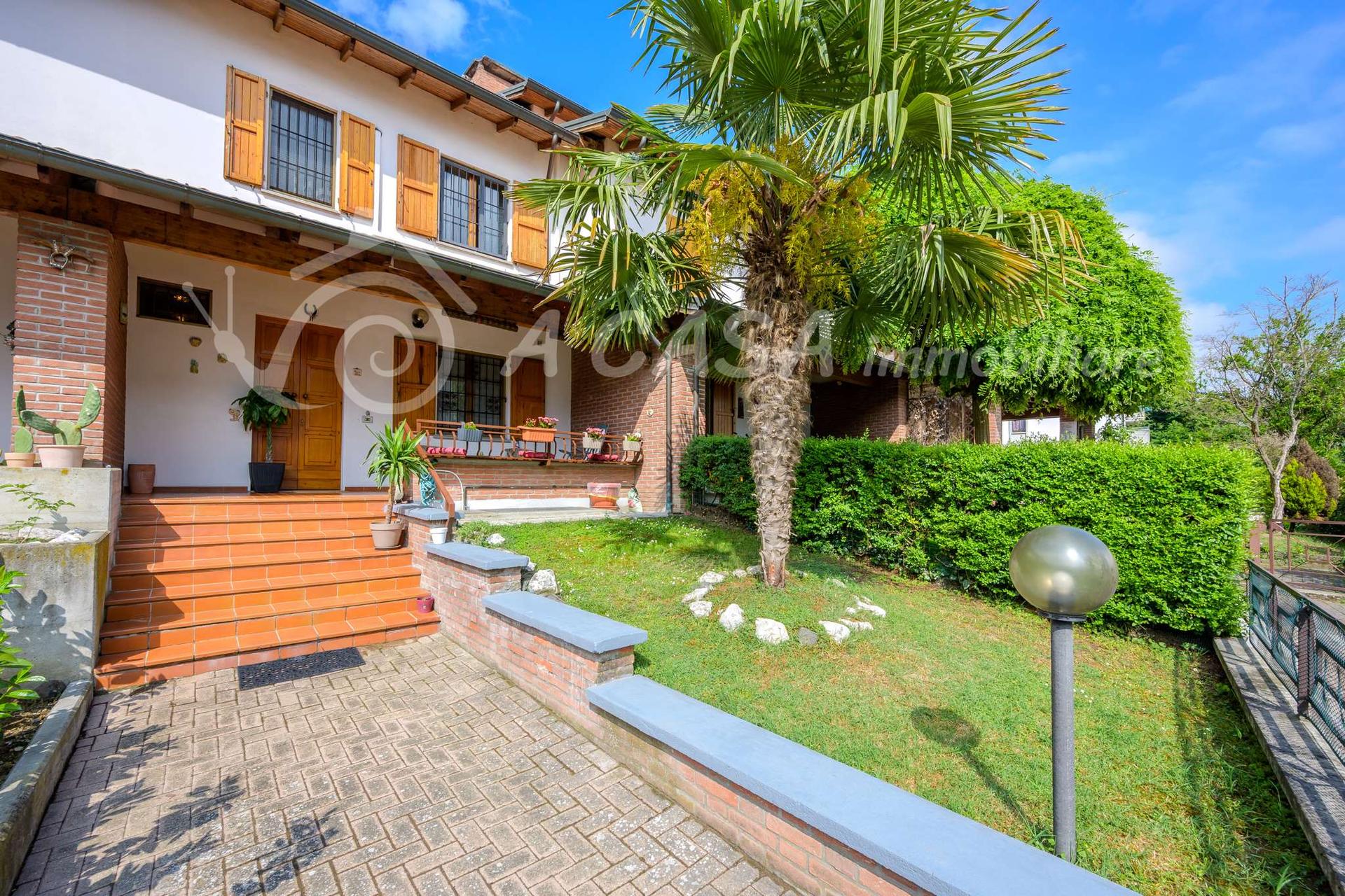 Villa a schiera, Noceto