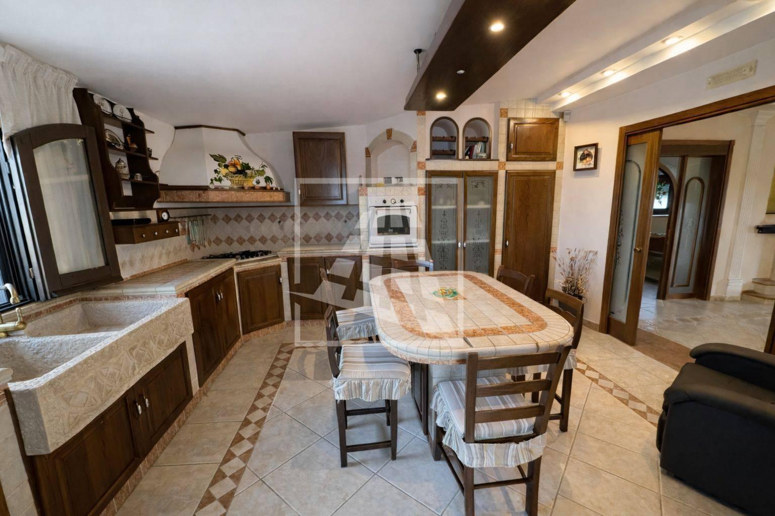 Villa in Via dei Caprifogli 1, Crotone