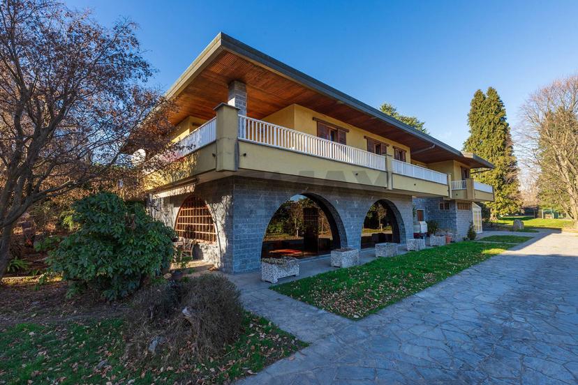 Villa in Via Cavour 65, Buguggiate — foto 4 di 5