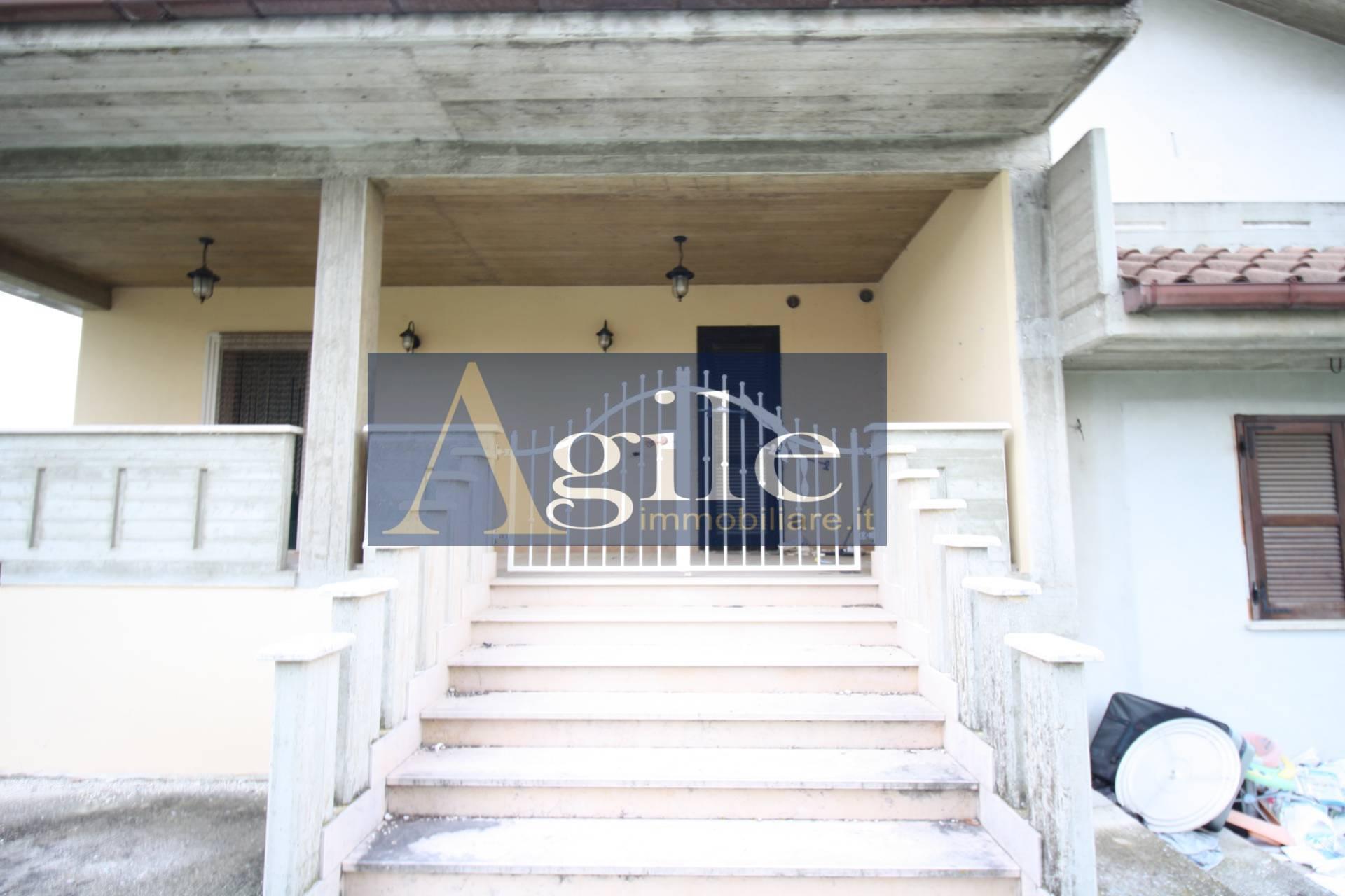 Villa in Via dei Sabini, Sant'Egidio alla Vibrata