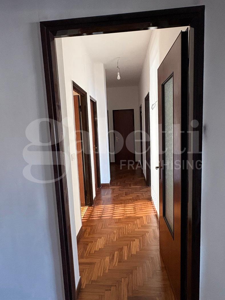 Appartamento in Via De Liguori  21, Bari