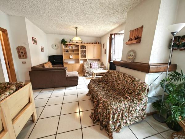 Trilocale in Via Squadrani 15, Chiesa in Valmalenco — foto 2 di 5