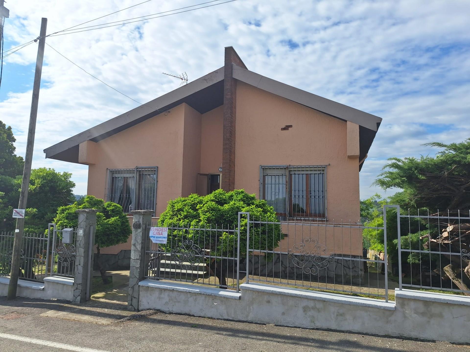 Villa in Via Fratelli Bandiera 28, Coniolo