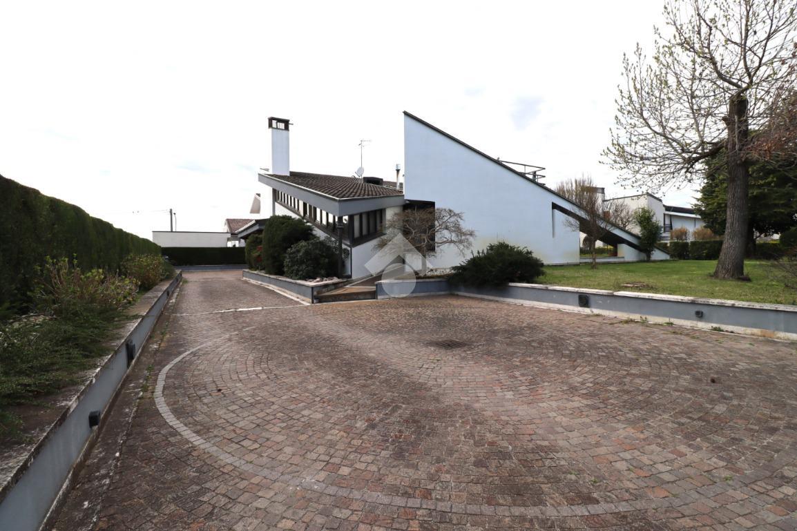 Villa in Str Castelletto 2, Roncoferraro