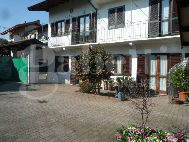 Terratetto unifamiliare in Via Madonna  7, Varallo Pombia — foto 2 di 5