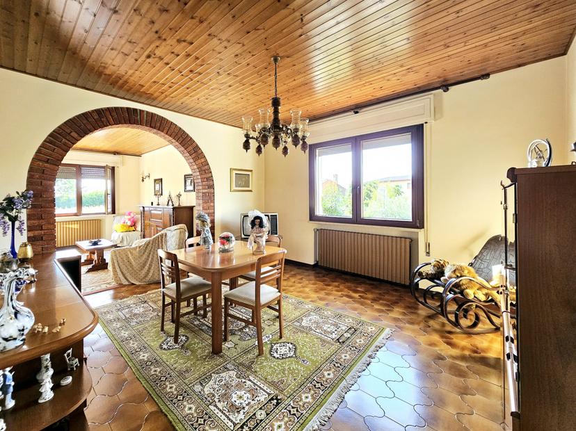 Casa indipendente in Via Giuseppe Verdi, Solesino