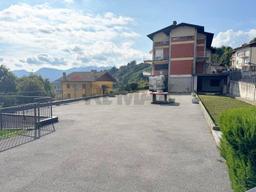 Villa, Dossena