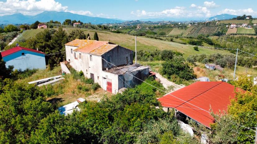 Casa indipendente in Contrada S. Giovanni, Monsampolo del Tronto