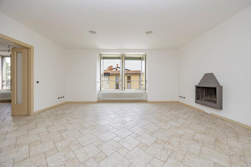 Appartamento in Via Cesare Battisti 1, Bergamo
