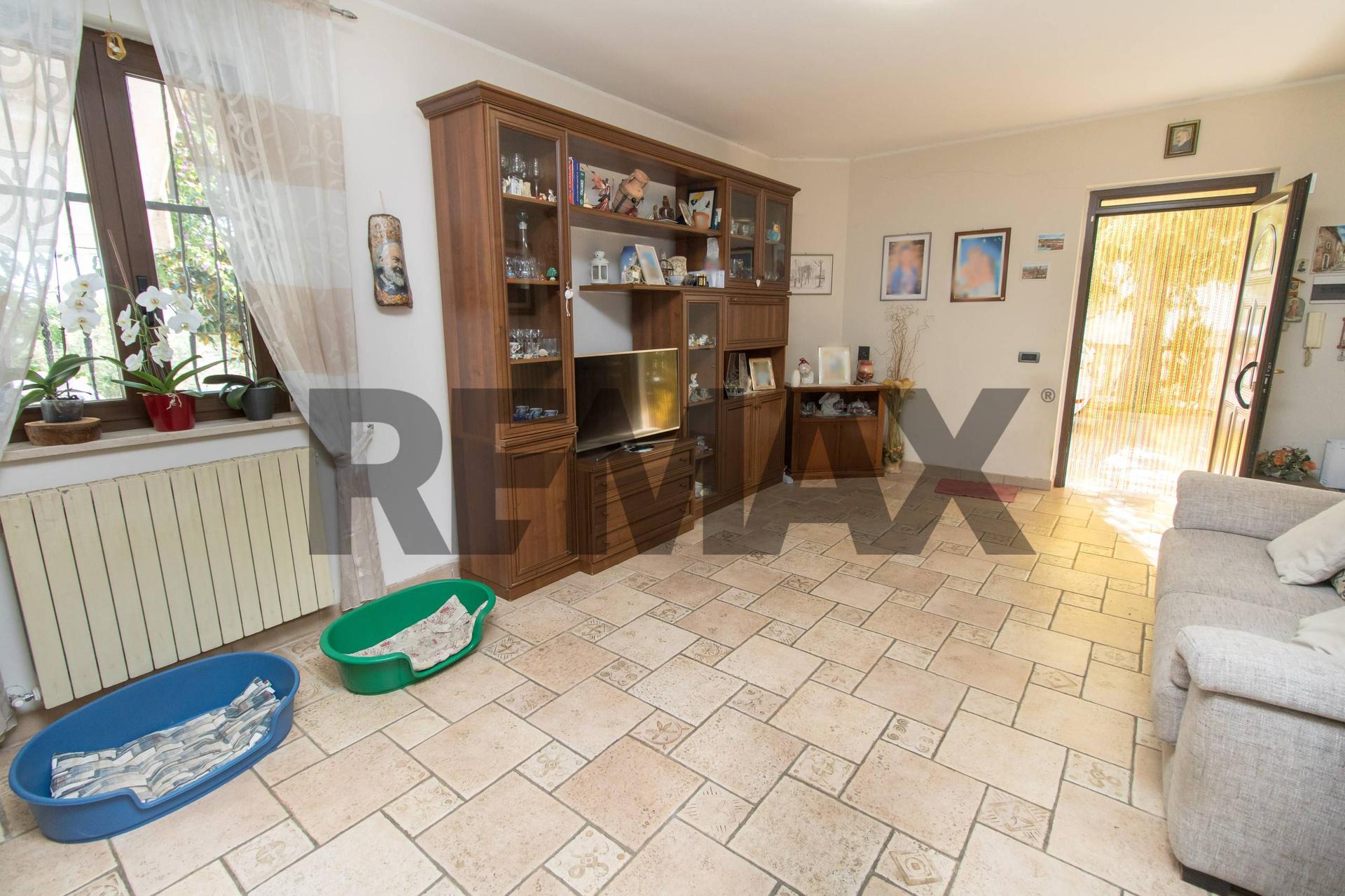 Casa indipendente in Via Ripoli 11, Spoltore