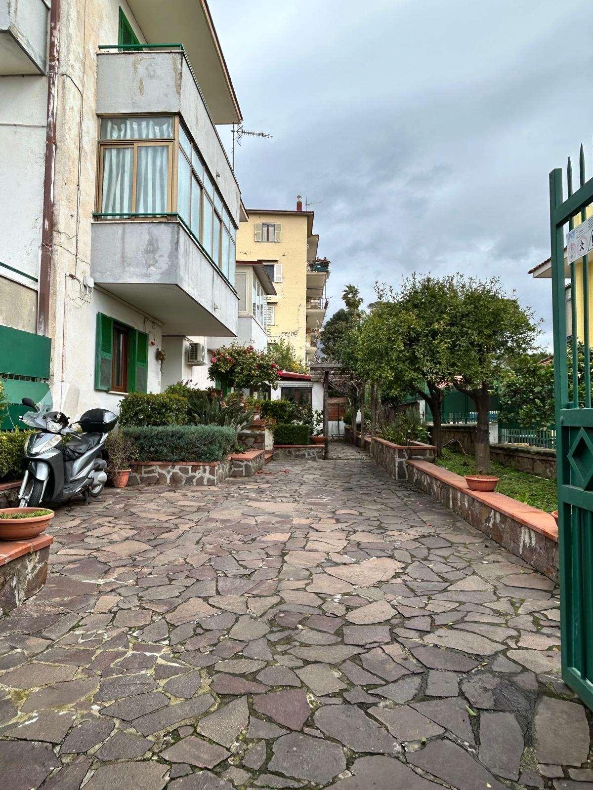 Villa a schiera in Via Curtoli 41, Torre del Greco