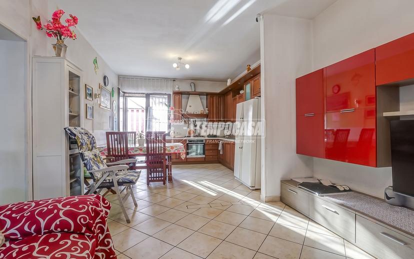 Casa indipendente in Via Isonzo 19, Cardano al Campo — foto 4 di 5