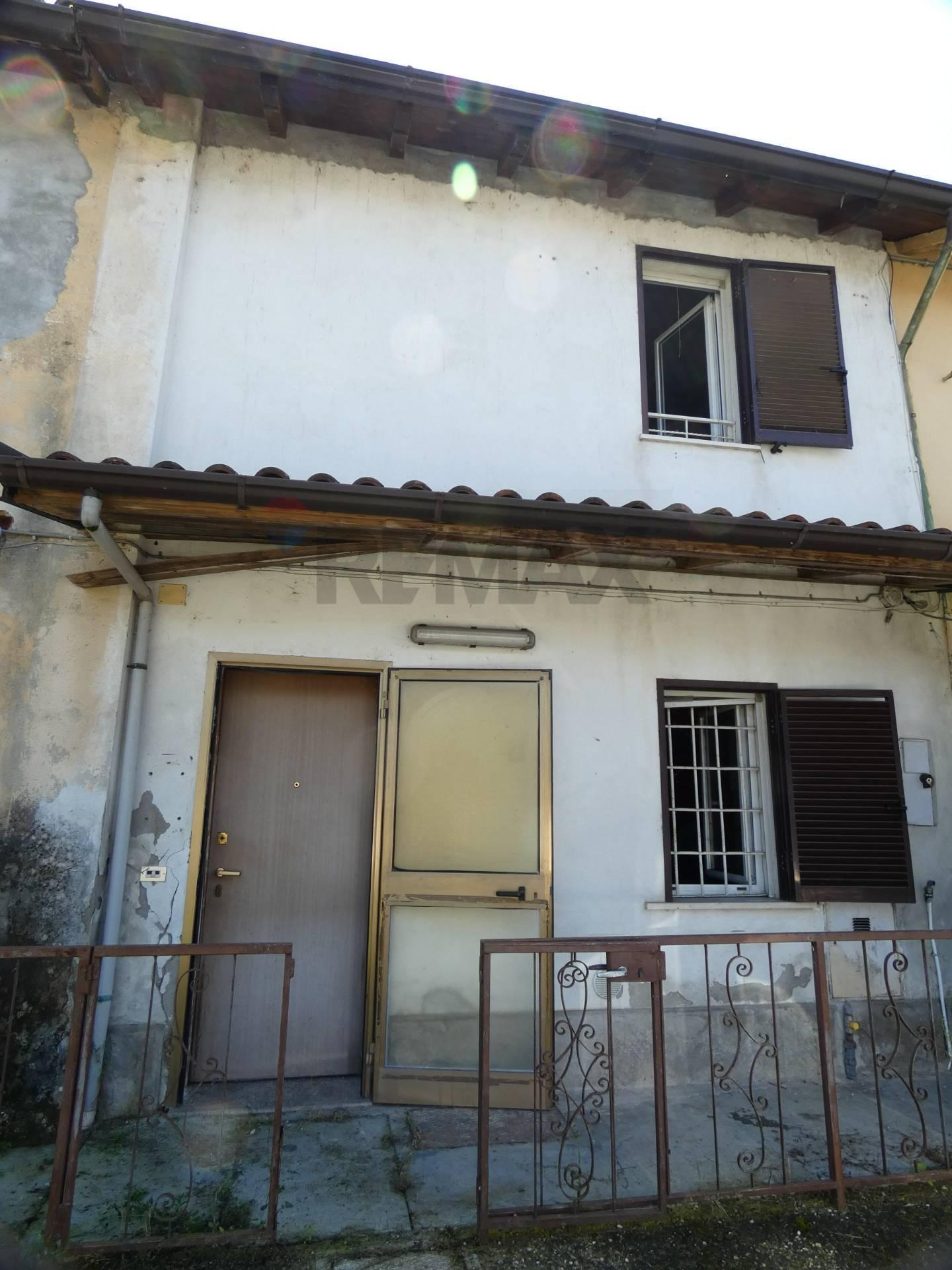 Casa indipendente in Via Cav. Robecchi 50, Zeme