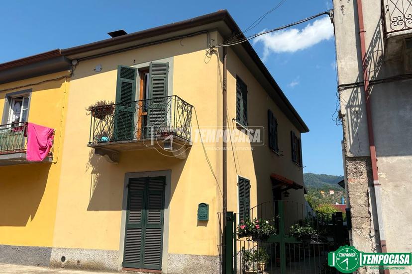 Quadrilocale in Via Aldo Moro 148, Follo