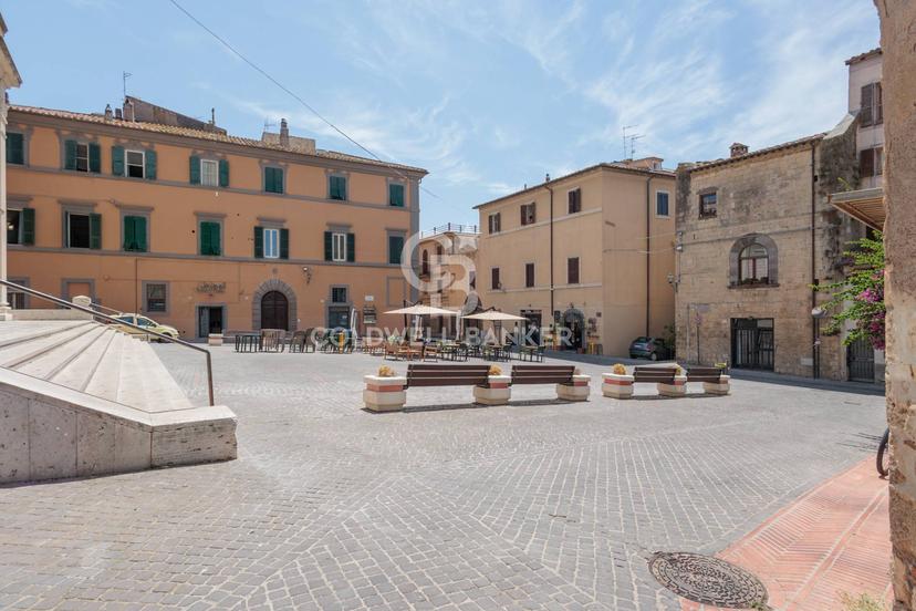 Trilocale in Piazza Duomo 2, Tarquinia