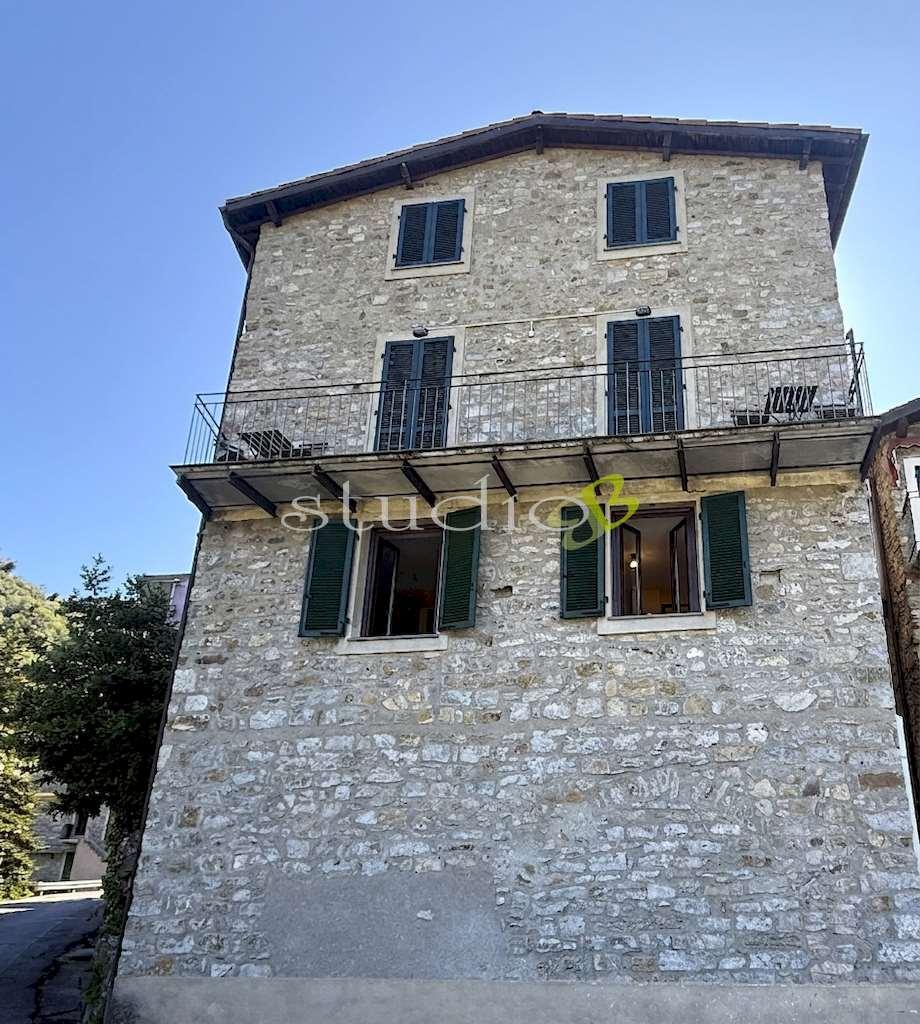 Porzione di casa in Via Angeli Snc, Apricale