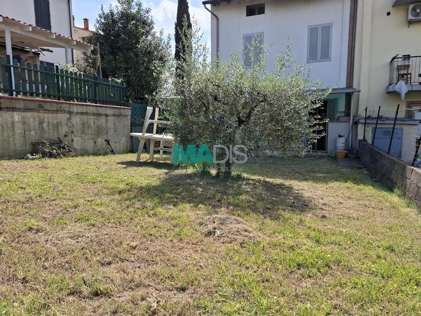 Casa indipendente in Via Ferdinando I De' Medici, Poggio a Caiano — foto 2 di 5
