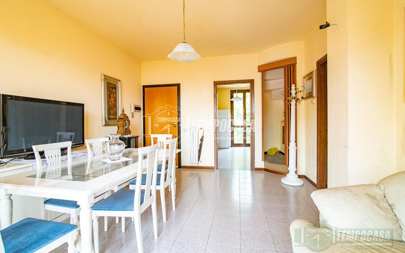 Trilocale in Via Don Ambrogio Rocca 9, Senago — foto 3 di 5