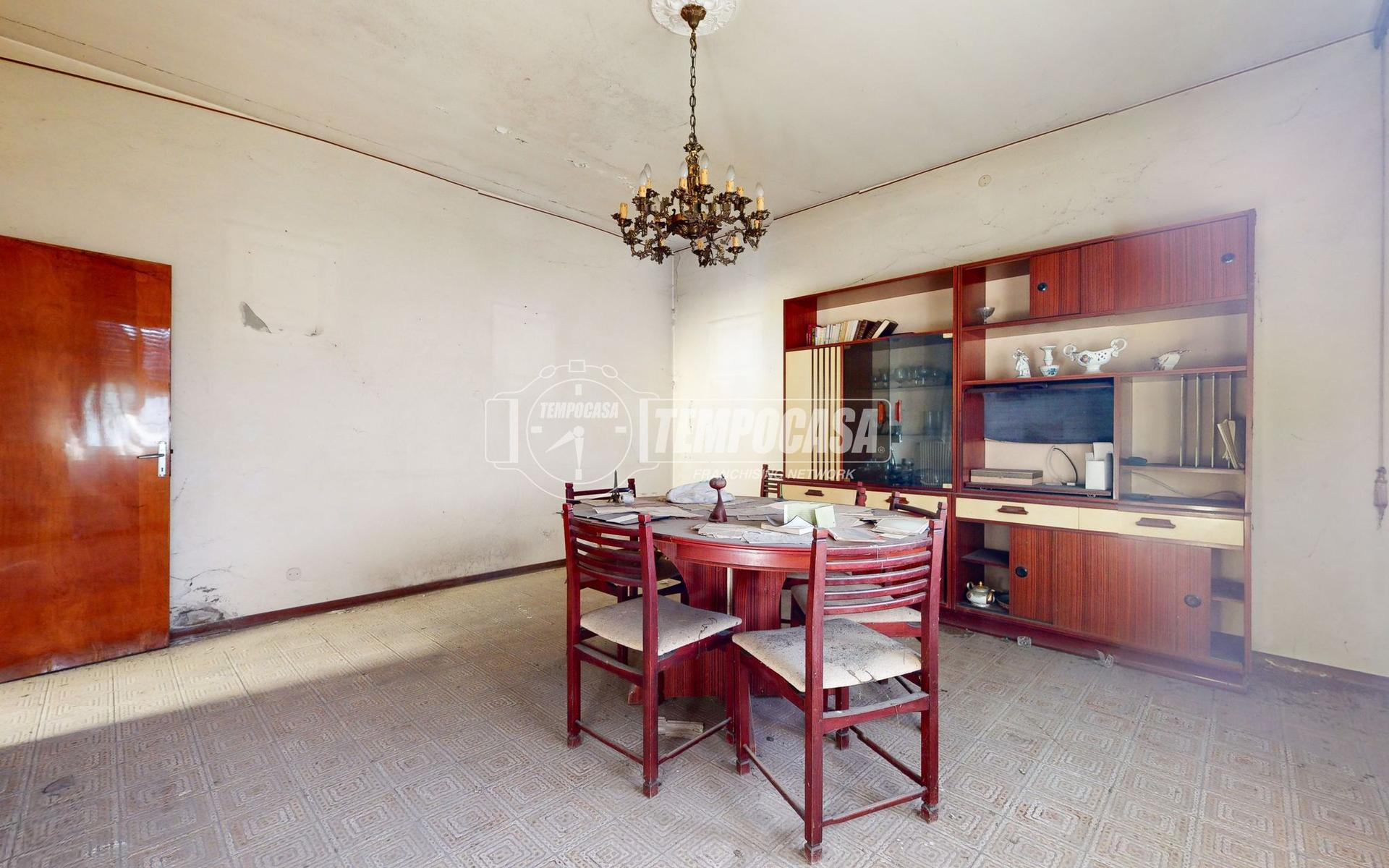 Casa indipendente in Via Chiesa, Alberone 142, Cento