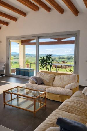 Villa, Magliano in Toscana