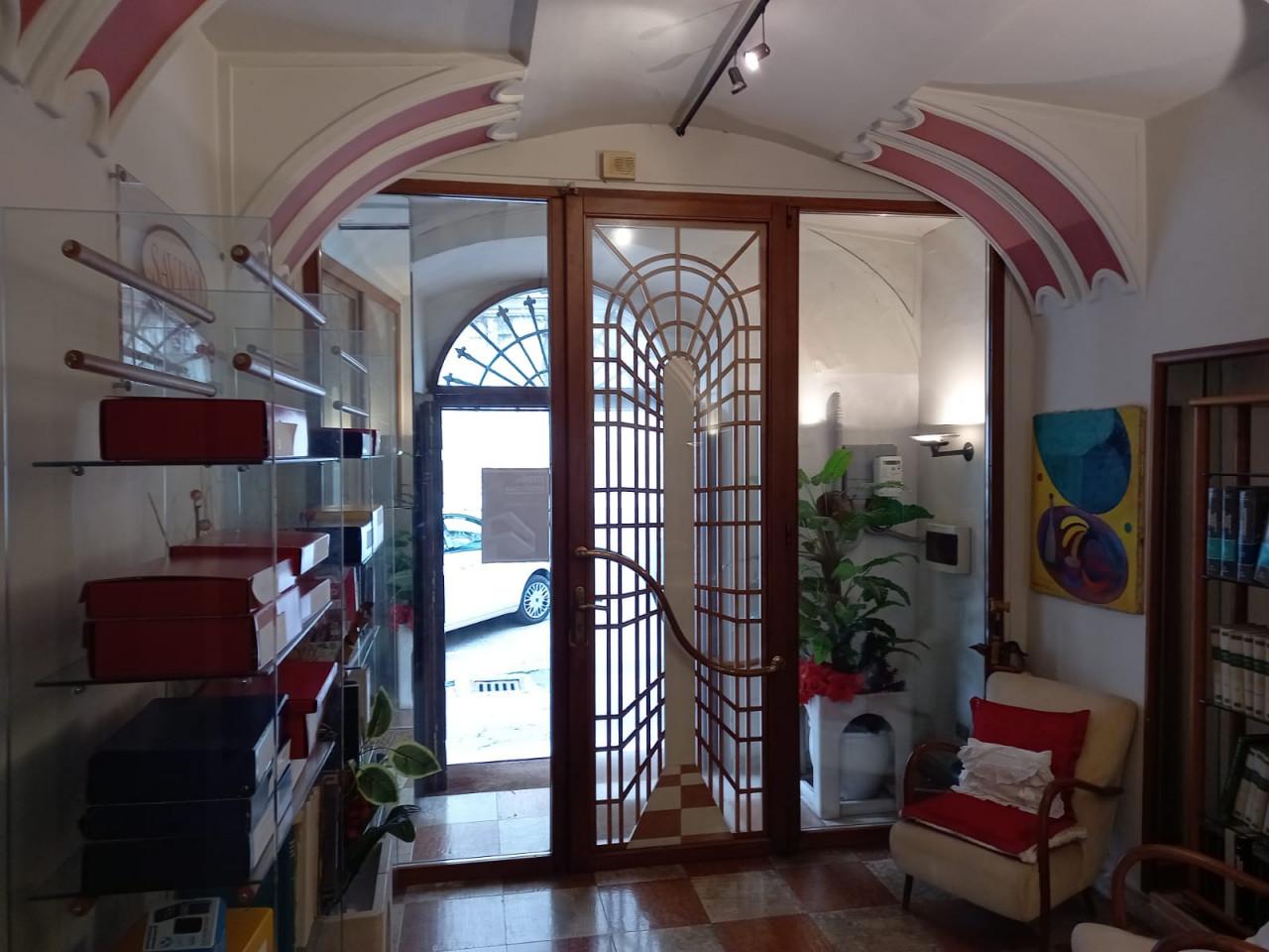 Appartamento in Via Barzoni, Lonato del Garda