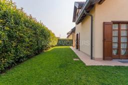Villa in Via Giuseppe Mazzini 413/2, Travedona-Monate