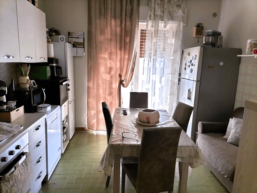 Trilocale in Via Francesco Caiati, Sannicandro di Bari — foto 5 di 5