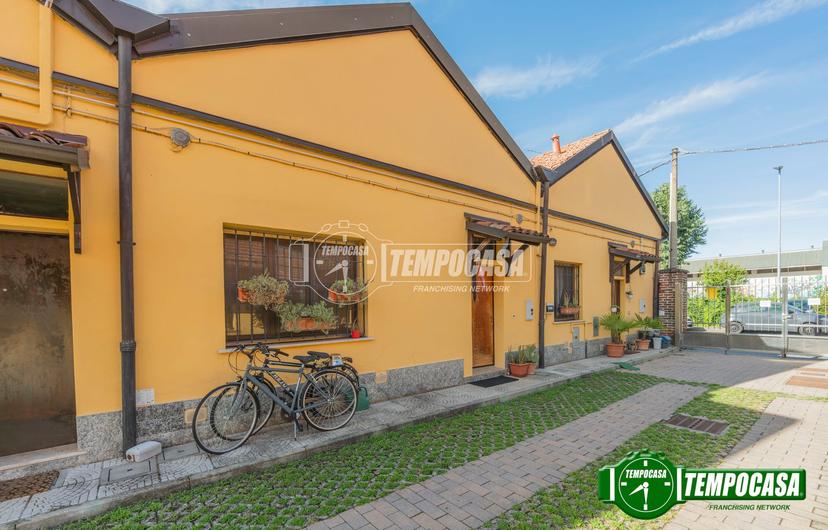 Trilocale in Via Carso, Locate di Triulzi