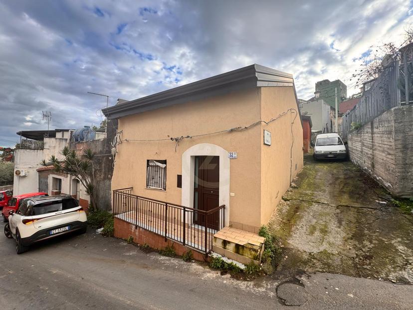 Casa indipendente in Via Vittorio Veneto 32, Motta Sant'Anastasia — foto 2 di 5