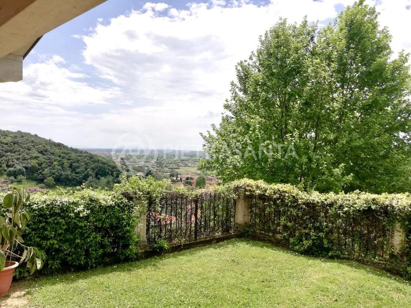 Villa, Pietrasanta