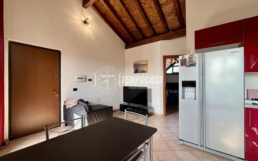 Bilocale in Via San Desiderio 17, Correzzana — foto 2 di 5