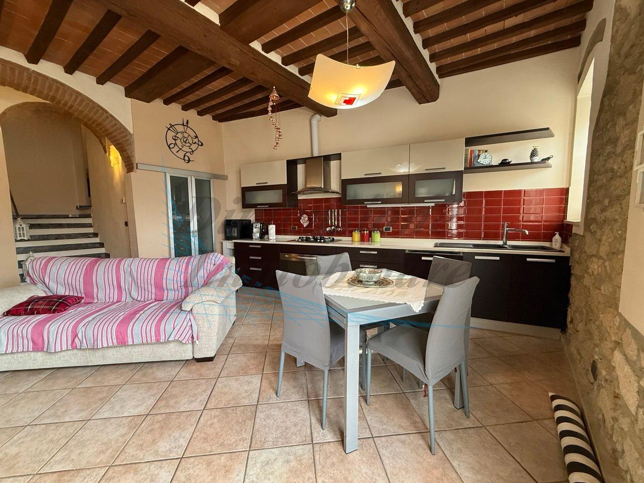 Casa indipendente in Piazza Pietro Gori, Rosignano Marittimo
